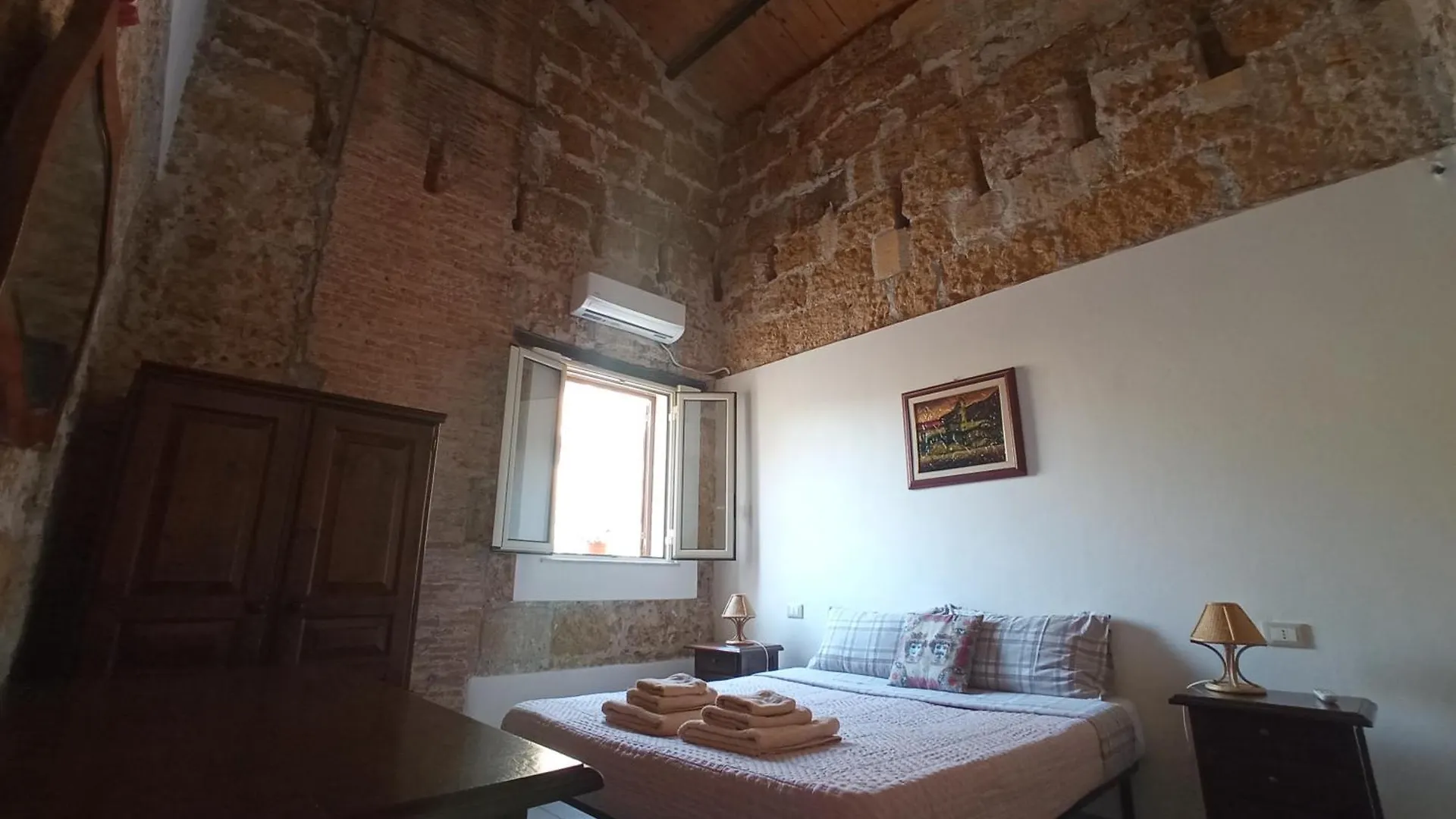 Zyz Apartments La Kalsa Palermo Włochy